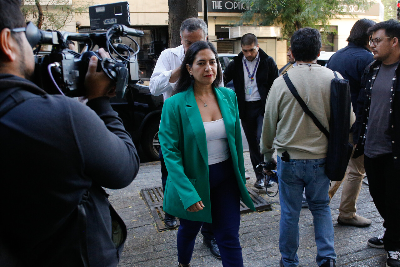 Cadáver en Quinta Normal fue encontrado frente a la casa de la alcaldesa Karina Delfino