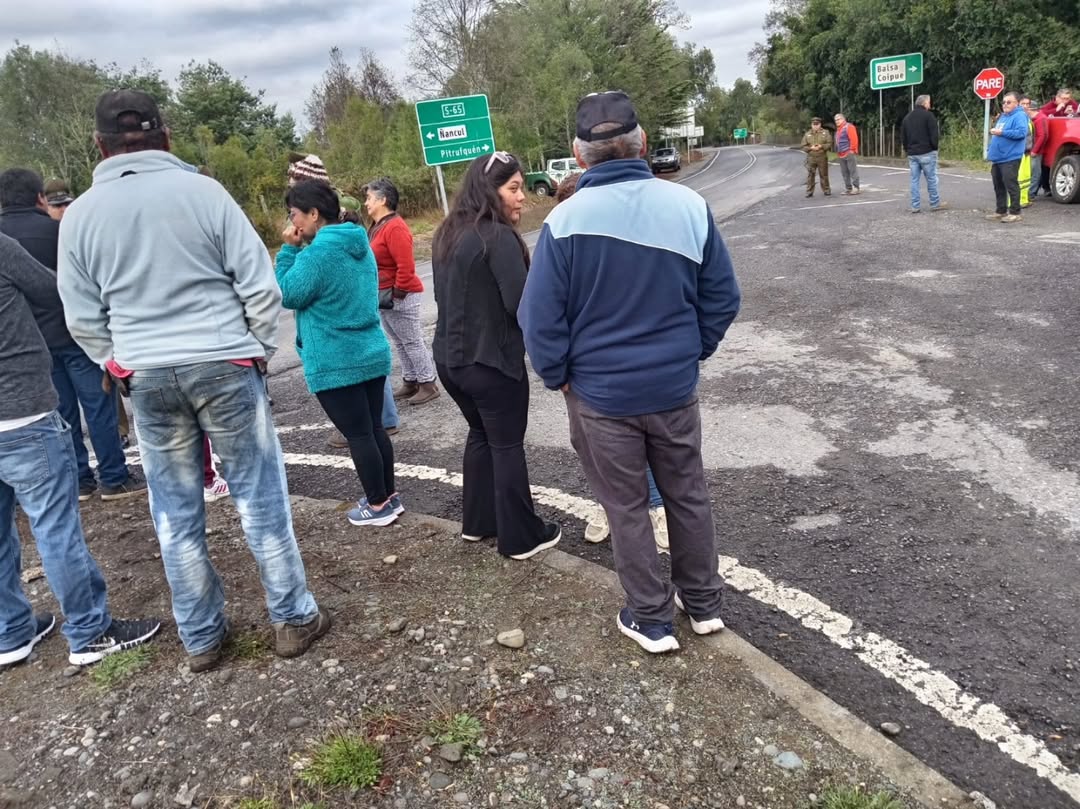 Protesta vecinal en Pitrufquén exige que proyecto vial contemple la totalidad del camino hacia la Ruta S-65