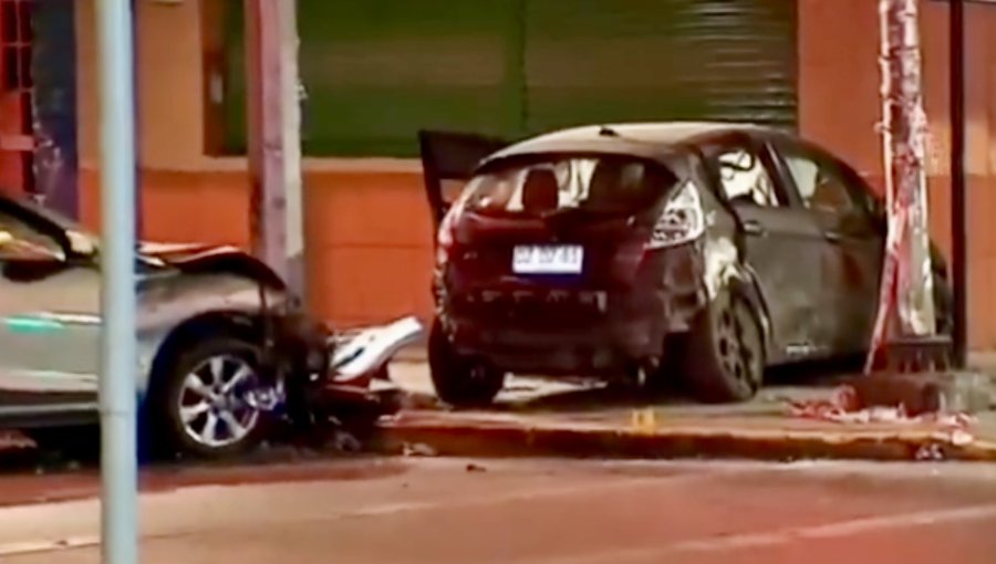 Carabinero ebrio provoca accidente en Santiago: mujer queda en riesgo vital