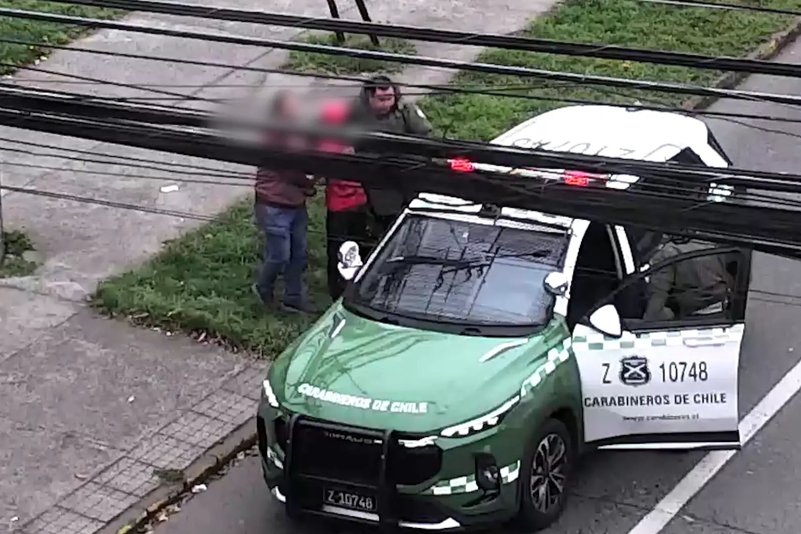 Tres adolescentes detenidos en el Liceo Pablo Neruda de Temuco tras ingresar con armas blancas