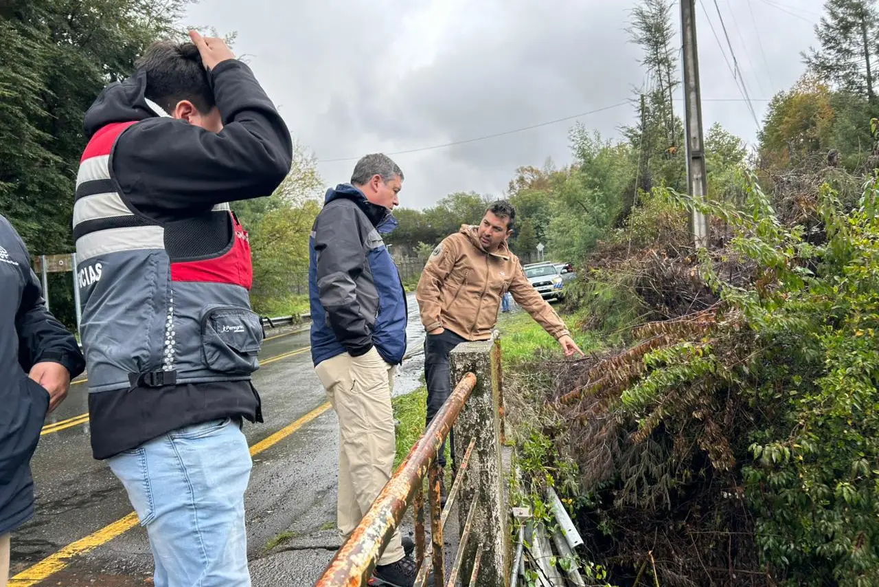 Sistema frontal en Pucón mantiene monitoreo de diez puntos críticos por lluvias