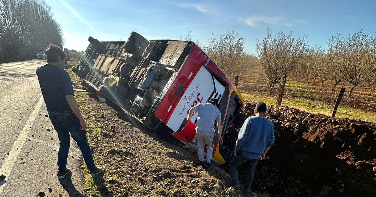 Volcamiento de bus deja cerca de 30 lesionados en la ruta Freire Villarrica