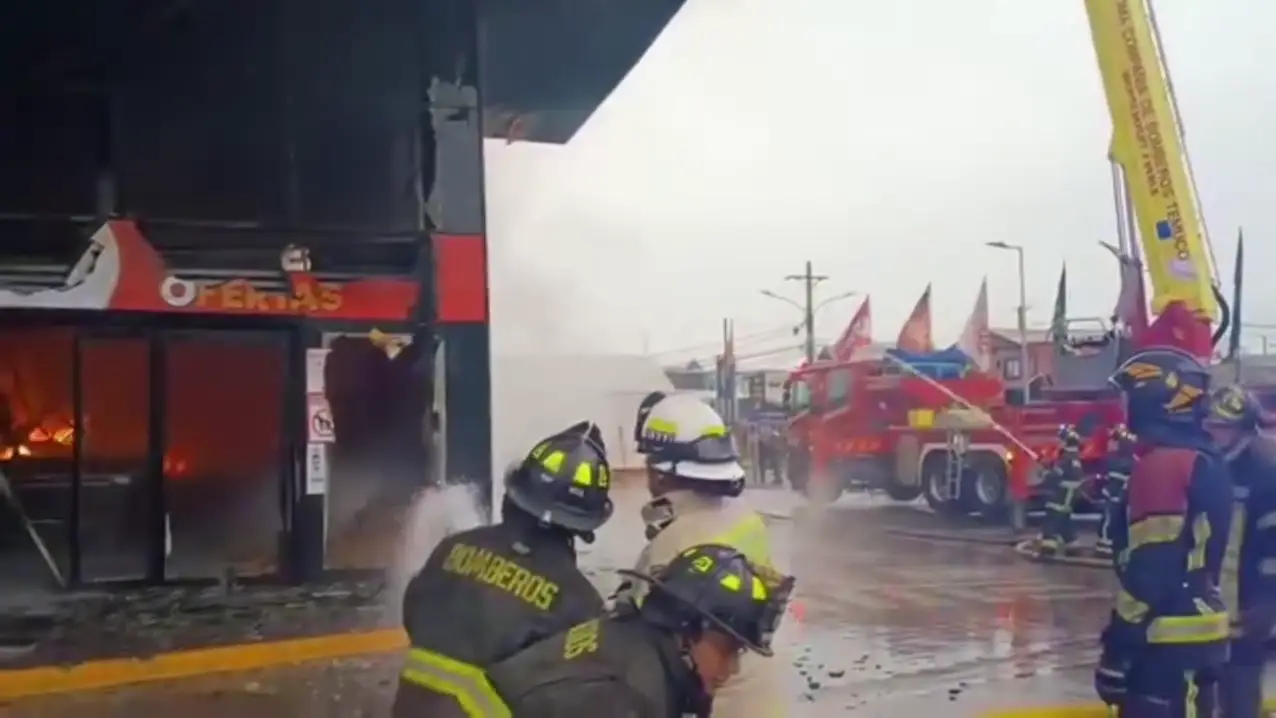Incendio en Padre Las Casas consume supermercado recientemente inaugurado