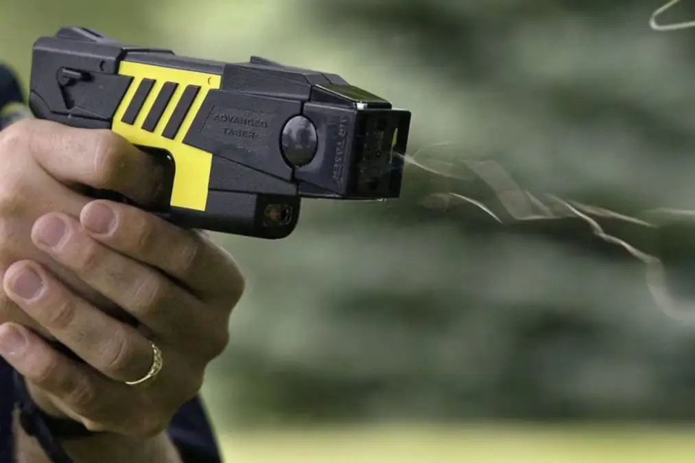 pistolas Taser