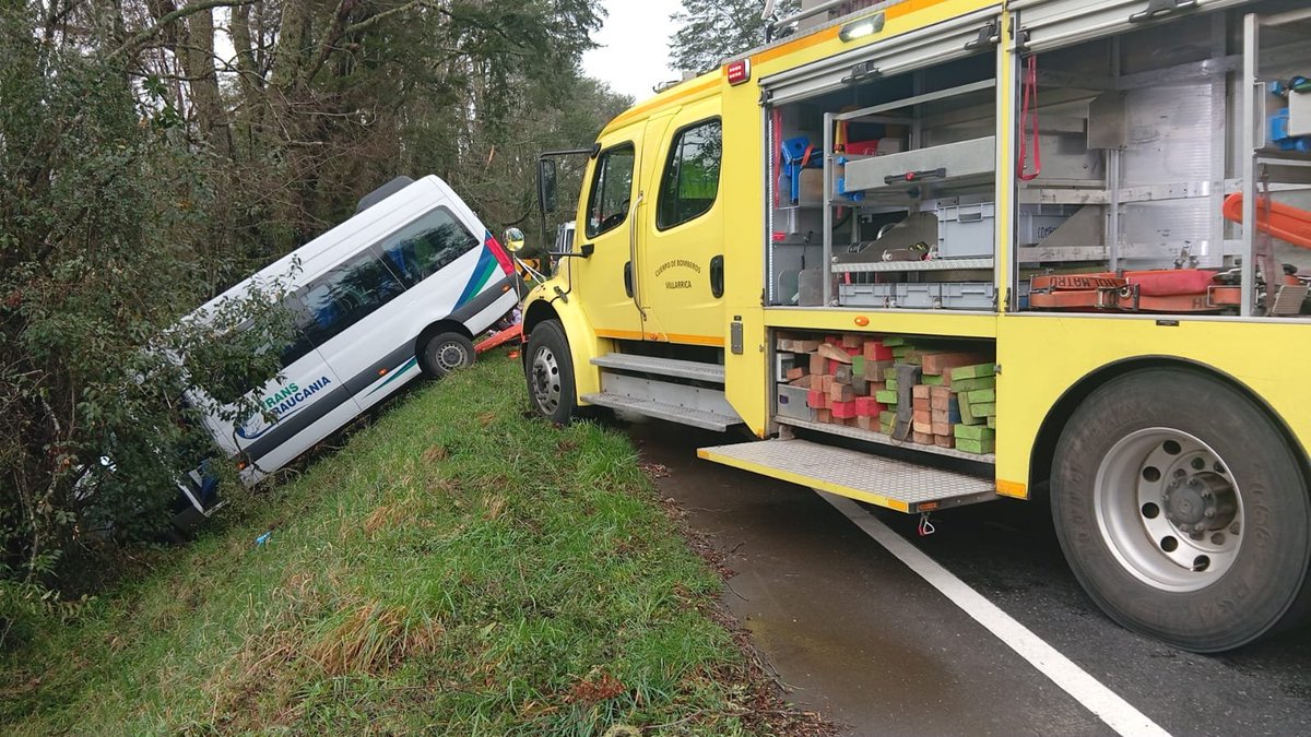 Grave accidente en la Ruta Villarrica Freire deja una decena de lesionados