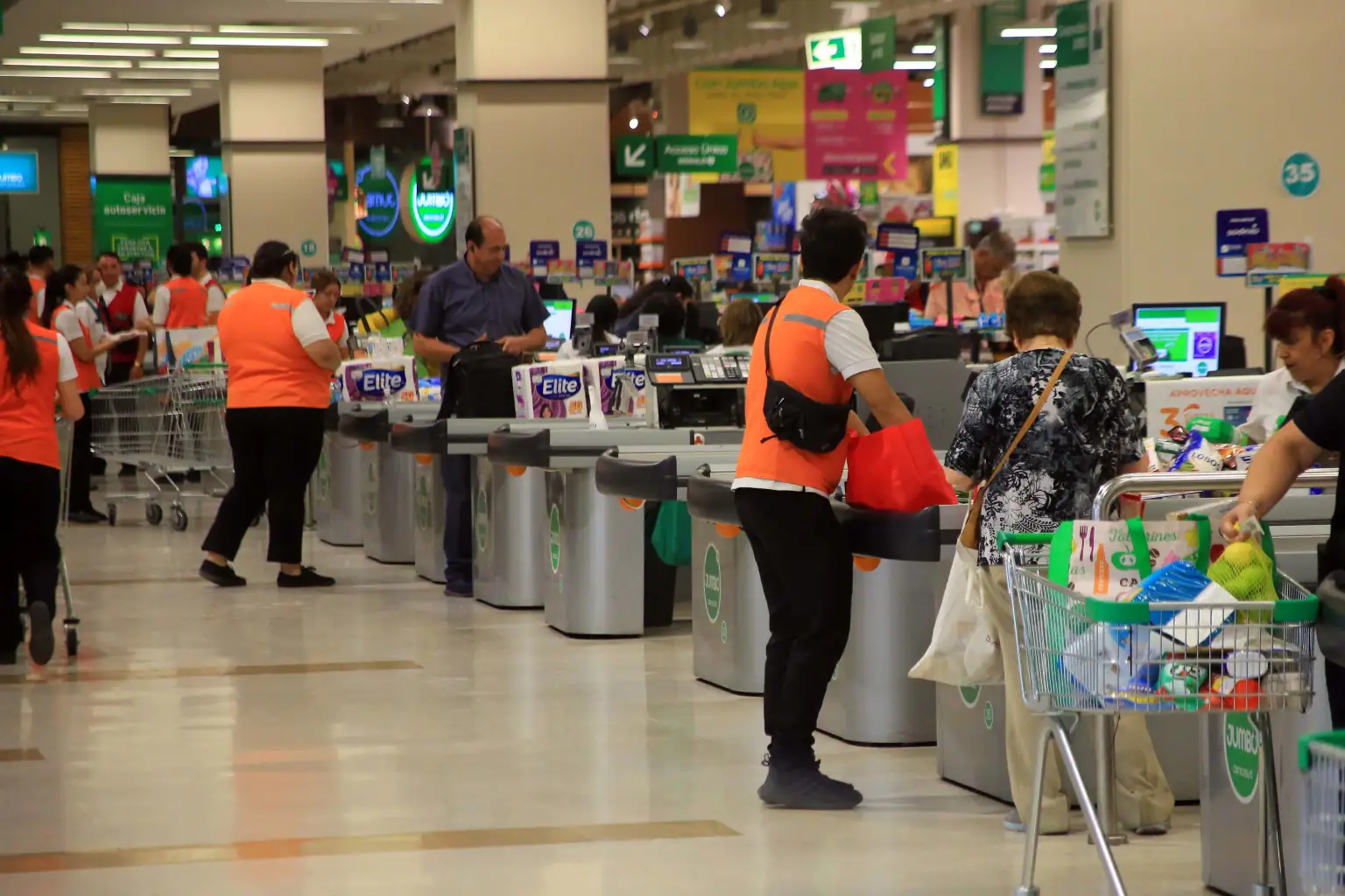 empaquetadores de supermercados, supermercados, Jumbo, Cencosud, empleo, Chile